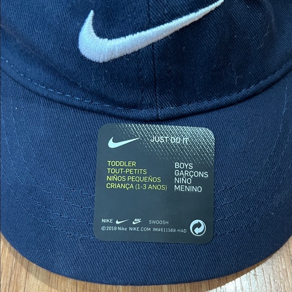 Nike Boys Dark Blue Hat - Picture 2 of 3